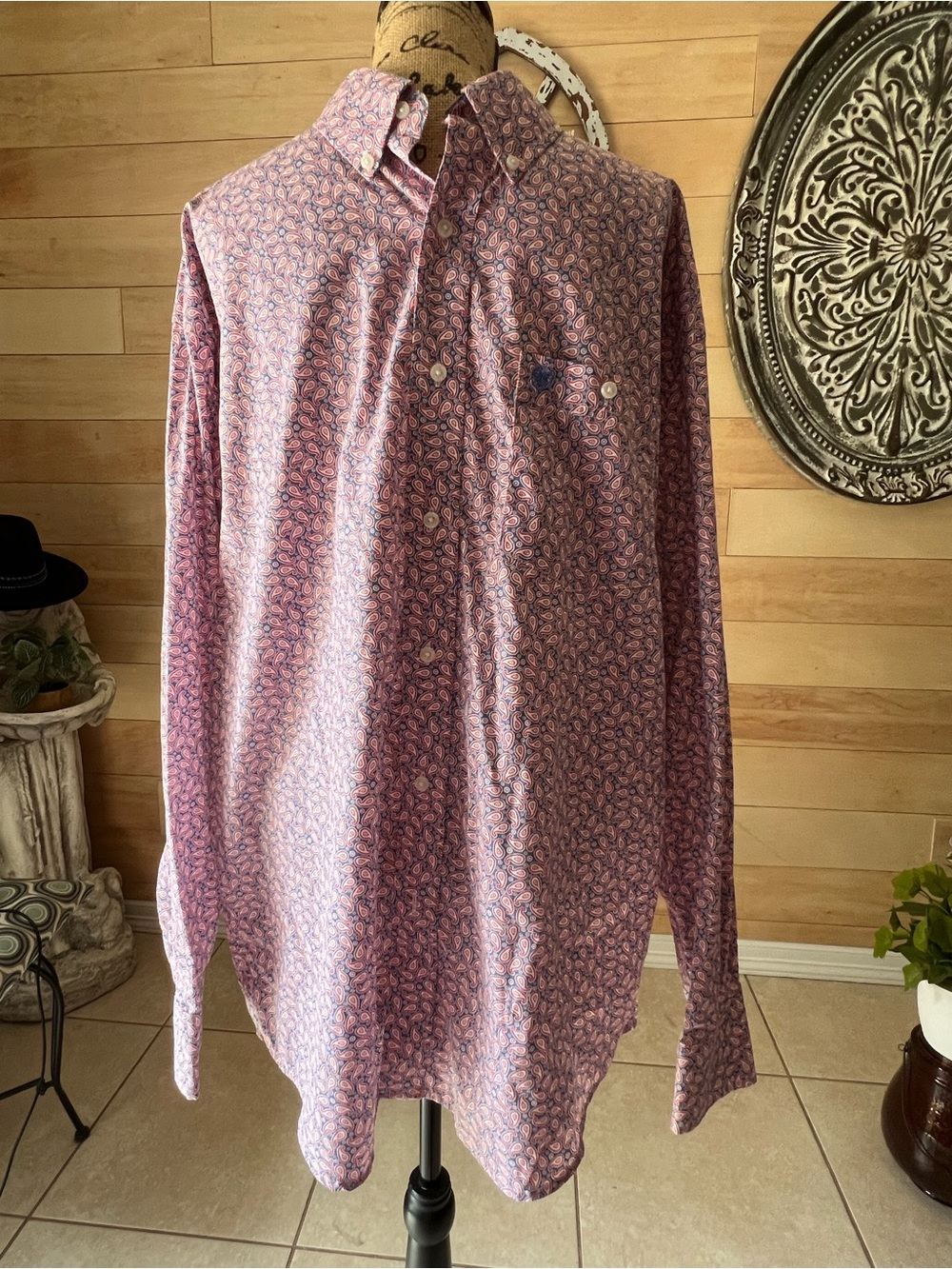 Wrangler Men's Long-Sleeve Button-Down Shirt in Pink Paisley Size XL